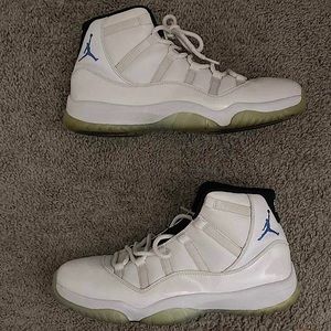 Jordan 11 Legend Blue (No Box) 9/10 Condition
